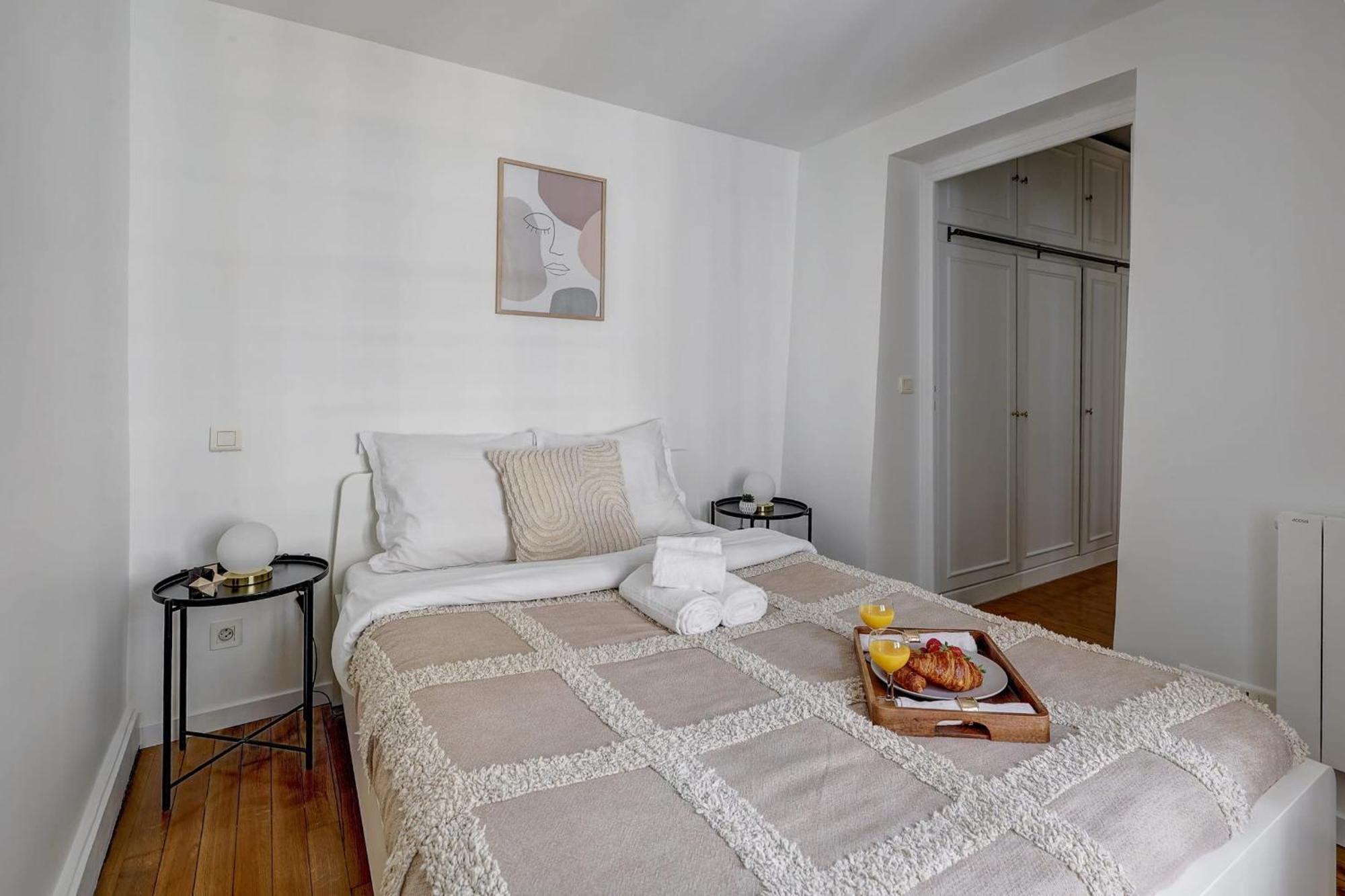 Champs-Elysees - 2Br With Balcony - Cityapartmentstay Parijs Buitenkant foto