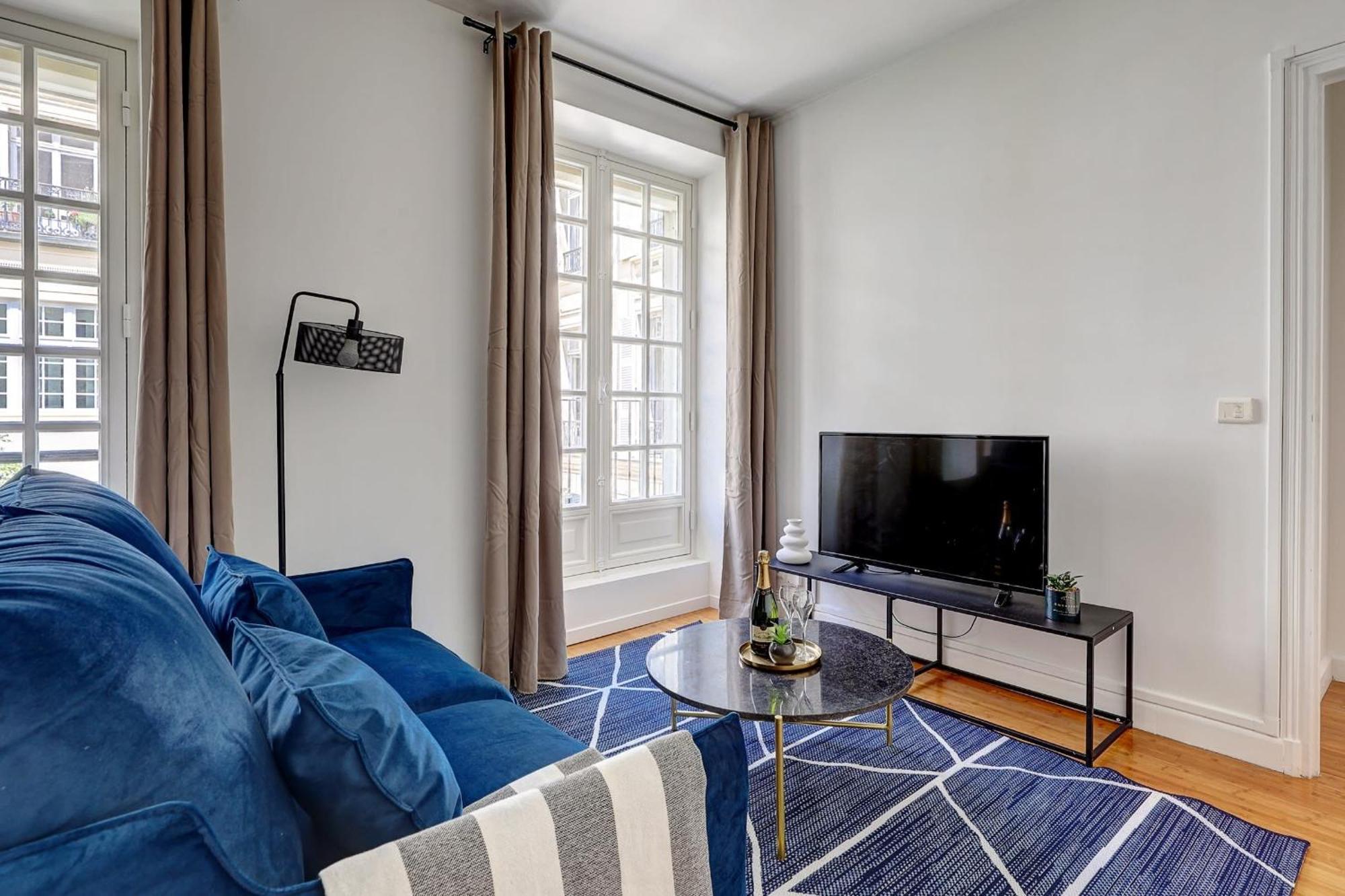 Champs-Elysees - 2Br With Balcony - Cityapartmentstay Parijs Buitenkant foto